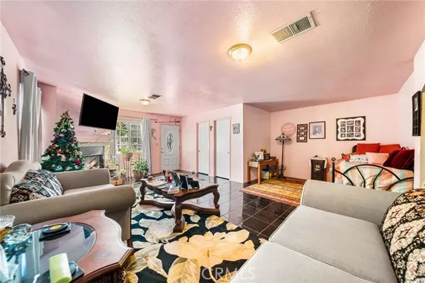 San Bernardino, CA 92408,1584 E Davidson ST