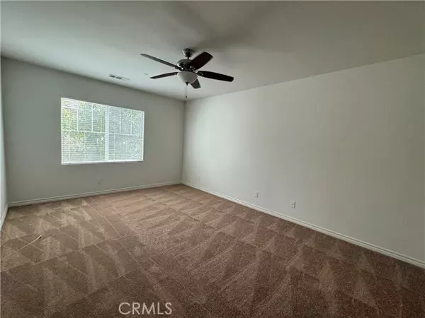 Yorba Linda, CA 92886,5036 Ruth WAY