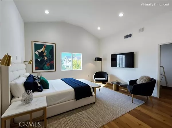 Los Angeles, CA 90019,1019 S Gramercy