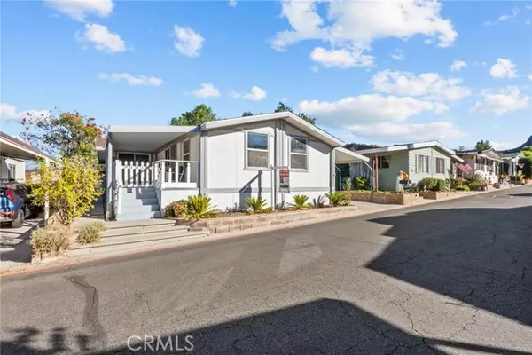 Castaic, CA 91384,31318 Lakehills Rd 8