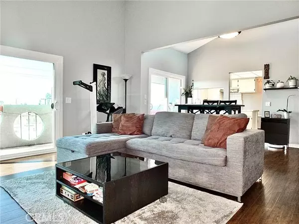 Long Beach, CA 90814,3600 E 4th 305