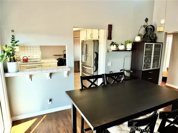 Long Beach, CA 90814,3600 E 4th 305