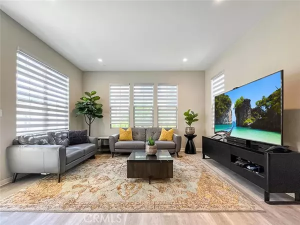 Irvine, CA 92618,120 Leafy Twig