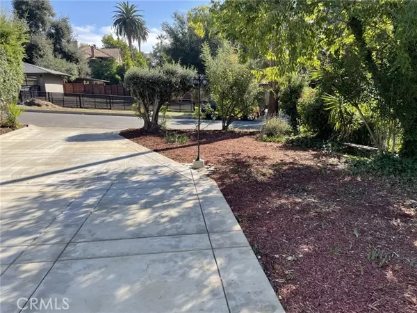 Altadena, CA 91001,2379 Oliveras AVE