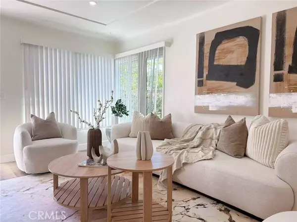 Altadena, CA 91001,2379 Oliveras AVE