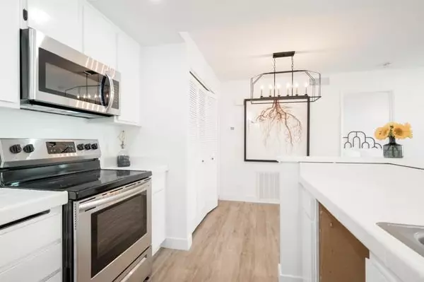 Chula Vista, CA 91913,767 Eastshore 220