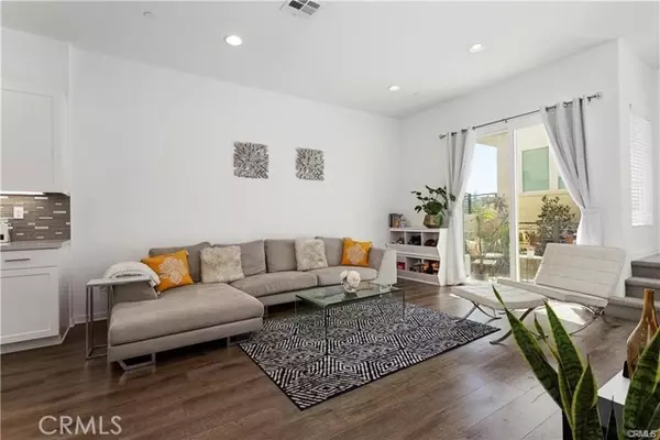 Brea, CA 92821,715 Brooklyn DR