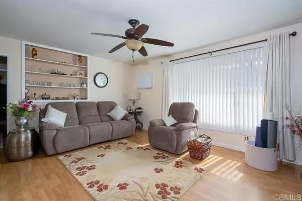 La Mesa, CA 91942,4800 Williamsburg LN 227