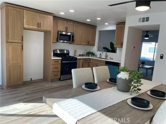 Orange, CA 92868,700 W Walnut AVE 58