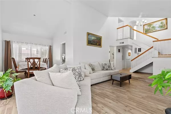 Valencia, CA 91355,23814 Sarda RD