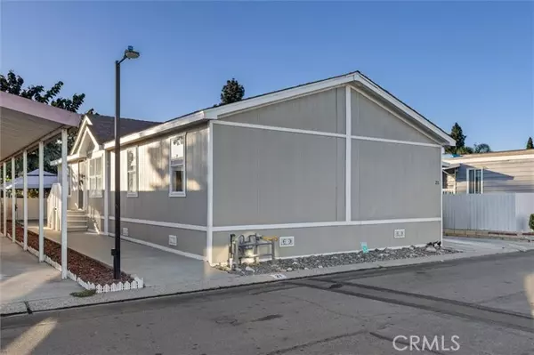 320 N Park Vista ST 21, Anaheim, CA 92806