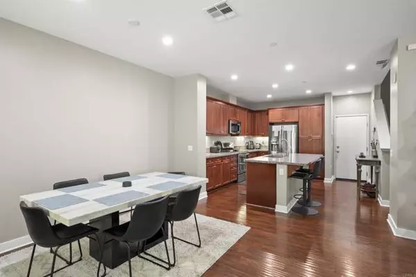 Santee, CA 92071,7508 EAGLE DR