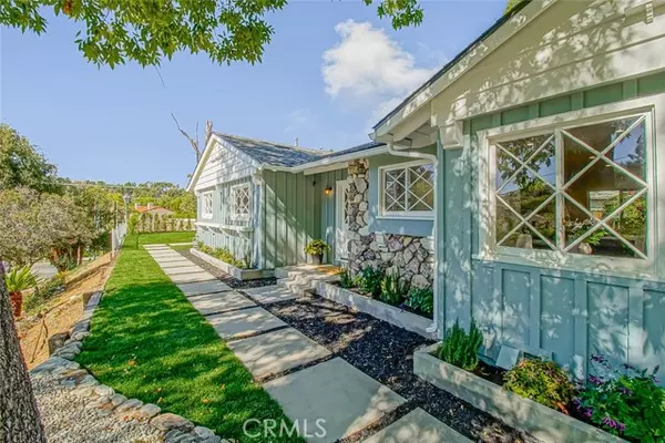 9851 Shadow Island DR, Sunland, CA 91040