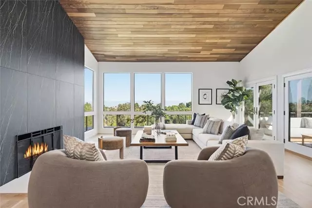 Rancho Palos Verdes, CA 90275,5204 Middlecrest RD