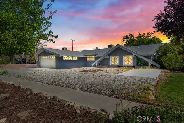 1138 E Avenue J4, Lancaster, CA 93535