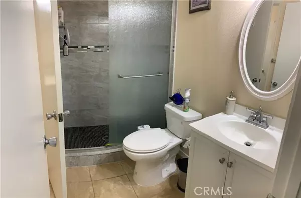 Tarzana, CA 91356,18645 Hatteras 263