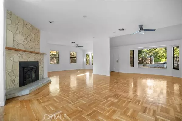 Van Nuys, CA 91406,7225 Forbes