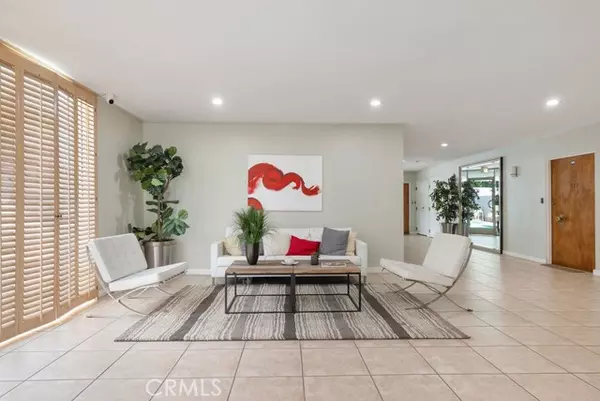 Beverly Hills, CA 90210,419 N Oakhurst DR 102