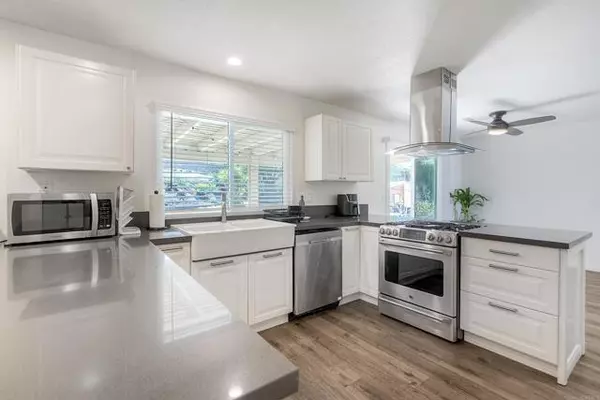 Vista, CA 92084,325 Estrelita DR