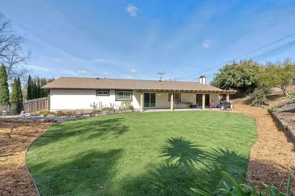 Vista, CA 92084,325 Estrelita DR