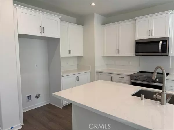 Fontana, CA 92336,16056 Esparza LN