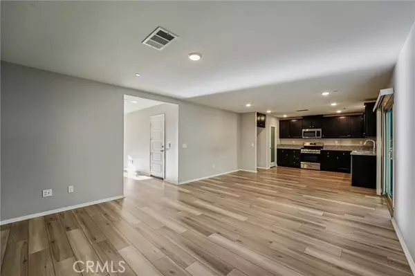 Lake Elsinore, CA 92530,32976 Middlegate