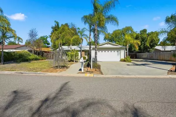 13218 Lakeview Granada Dr, Lakeside, CA 92040