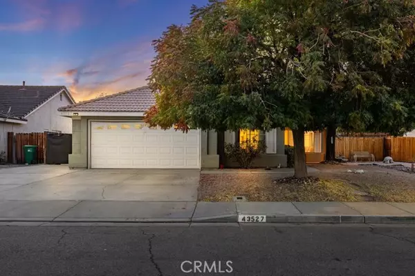 Lancaster, CA 93535,43527 Grange ST