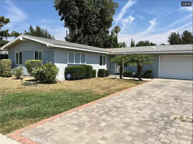 Canoga Park, CA 91303,22309 Valerio