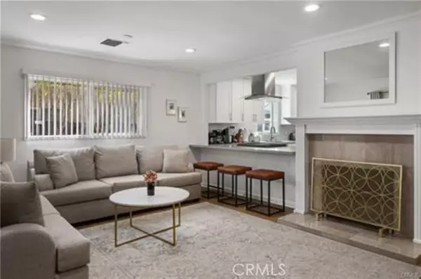 Woodland Hills, CA 91303,22335 Kittridge ST