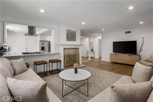 Woodland Hills, CA 91303,22335 Kittridge ST