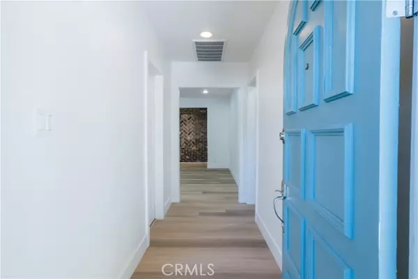 Tarzana, CA 91356,19024 Miranda ST