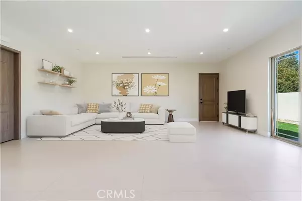 Bellflower, CA 90706,10347 Mapledale ST