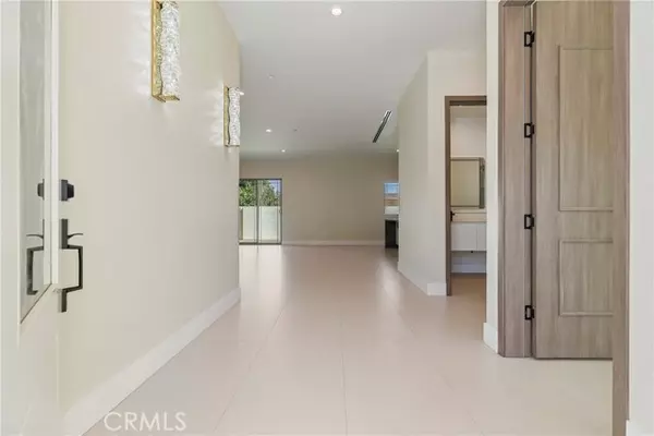 Bellflower, CA 90706,10347 Mapledale ST