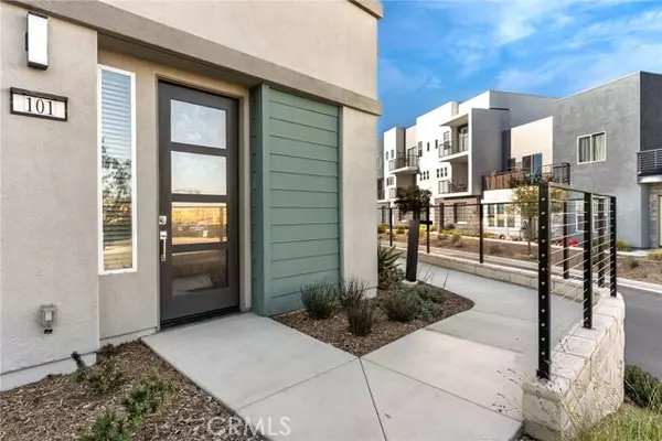 27410 N Merlin PL 101, Valencia, CA 91381