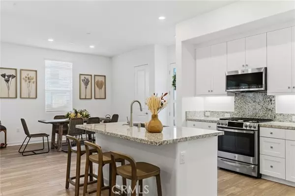 Valencia, CA 91381,27410 N Merlin PL 101