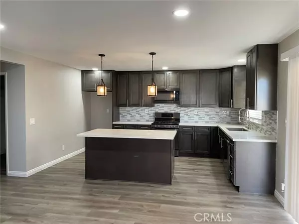 Palmdale, CA 93551,38661 Annette