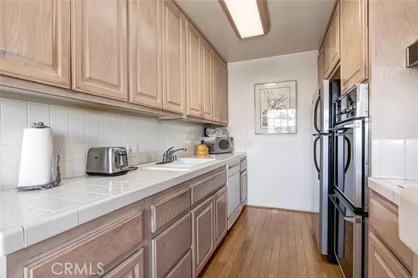 Burbank, CA 91505,4140 Warner 205