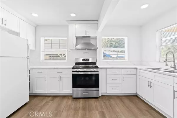 Van Nuys, CA 91402,15219 Willard