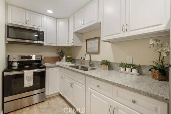 2825 205 N Los Felices #205 205, Palm Springs, CA 92262