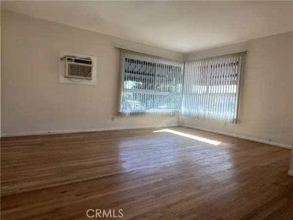 Alhambra, CA 91801,401 W Grand AVE C