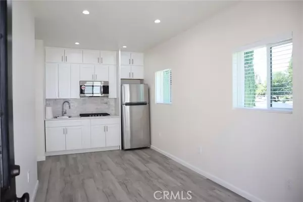 Woodland Hills, CA 91303,6432 Farralone Ave