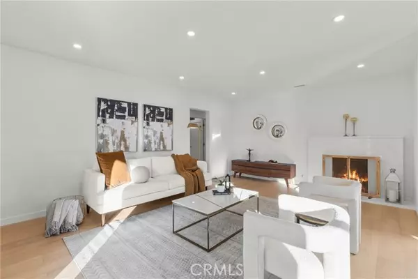 Los Angeles, CA 90019,1724 S Fairfax