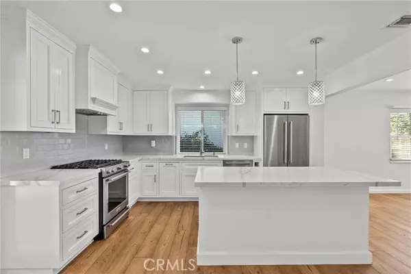 Burbank, CA 91501,1056 E Orange GRV