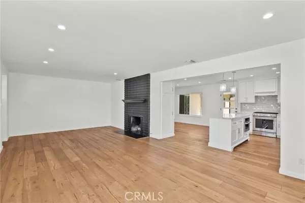 Burbank, CA 91501,1056 E Orange GRV