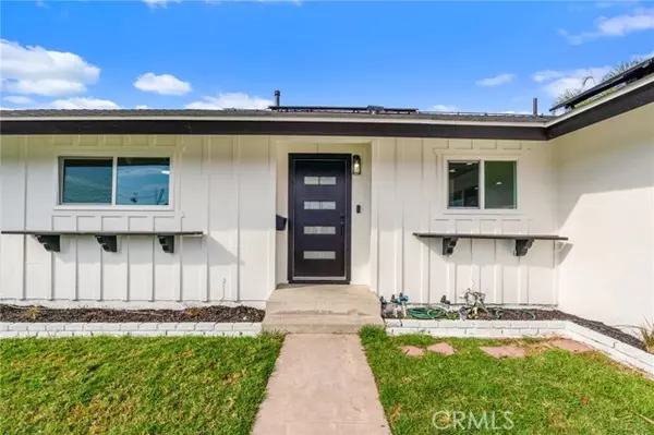 Orange, CA 92867,2076 N Diamond