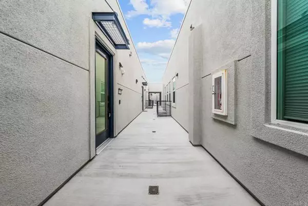 Oceanside, CA 92054,1105 S Cleveland ST 314