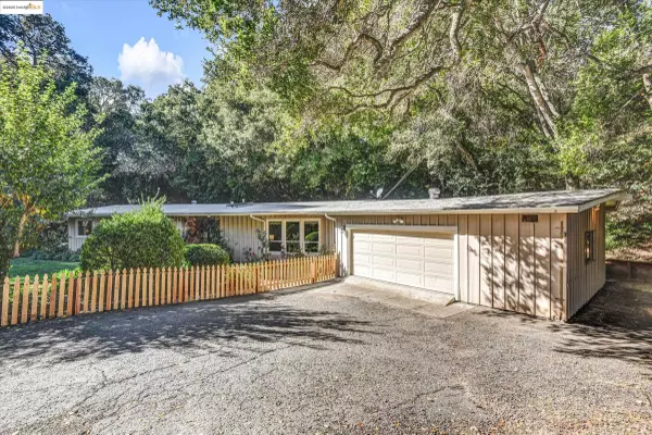 Orinda, CA 94563,7 Saint Stephens Dr