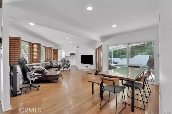 Beverly Hills, CA 90210,9466 Hidden Valley PL