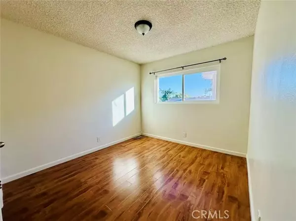 Azusa, CA 91702,933 N Alameda AVE 6